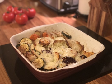 Baked Vegetables Topped with Mozzarella