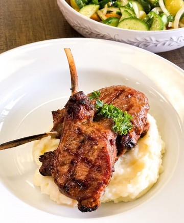 Grilled Lamb Chops with White Wine